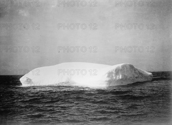 Iceberg, 1914. Creator: Harris & Ewing.