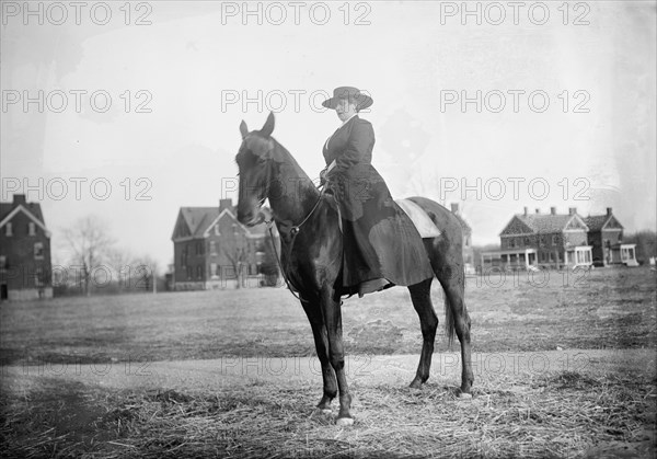 Mrs. R.M. McLennan, Sufragette [sic], 1913. Creator: Harris & Ewing.