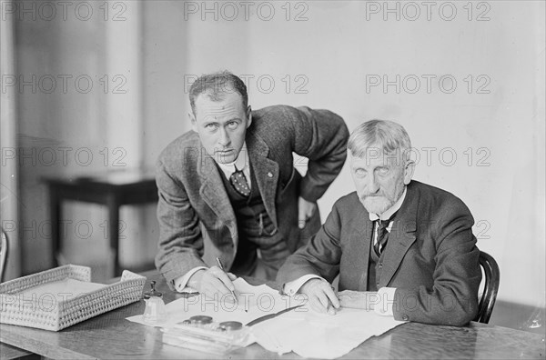 Frederick Mears, 1st Lt., Cav., U.S.A., left, with William C. Edes, 1914. Creator: Harris & Ewing.