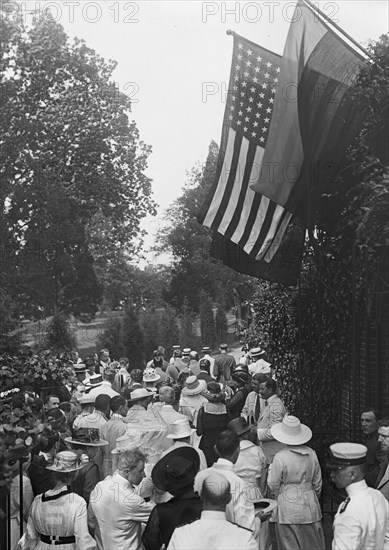 Mount Vernon - Tomb of Washington, 24 June 1917. Creator: Harris & Ewing.