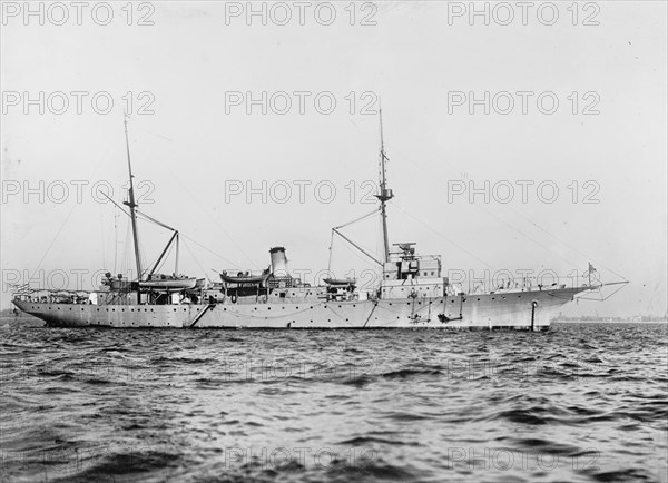 U.S.S. Nokomis, Converted Yacht, 1916. Creator: Harris & Ewing.