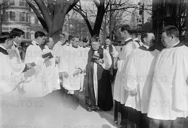 Saint Thomas P.E. Church - Consecration Services, Dec 1912.  Creator: Harris & Ewing.