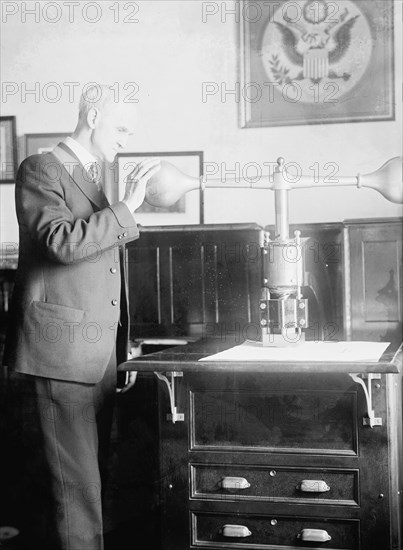 Seal of The United States at State Department, 1914. Creator: Harris & Ewing.