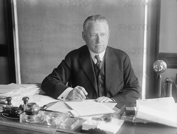 Dr. F.F. Simpson, Lt. Col., U.S.A., Head of Medical Division of War Industries...,1917 Creator: Harris & Ewing.