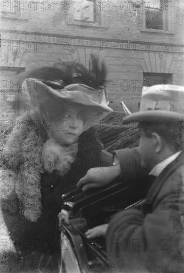 Bernhardt, Sarah, and unidentified man, portrait photograph, 1906 Apr. Creator: Arnold Genthe.