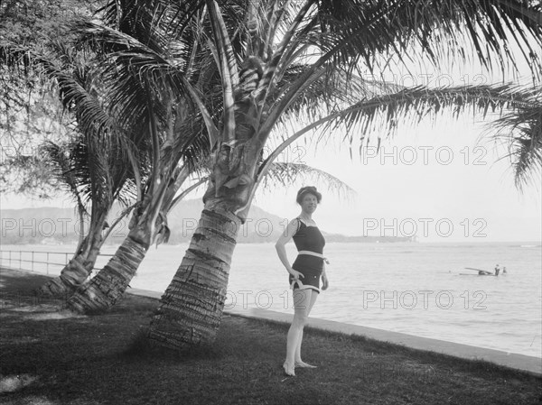 London, Jack, Mrs., by the beach, ca. 1918. Creator: Arnold Genthe.