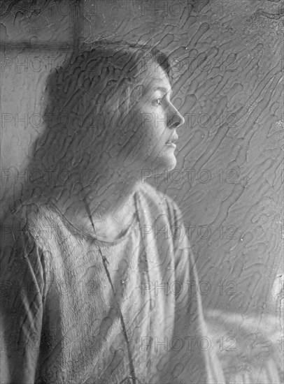 Campbell, Mary Catherine, portrait photograph, 1922 Sept. 8. Creator: Arnold Genthe.