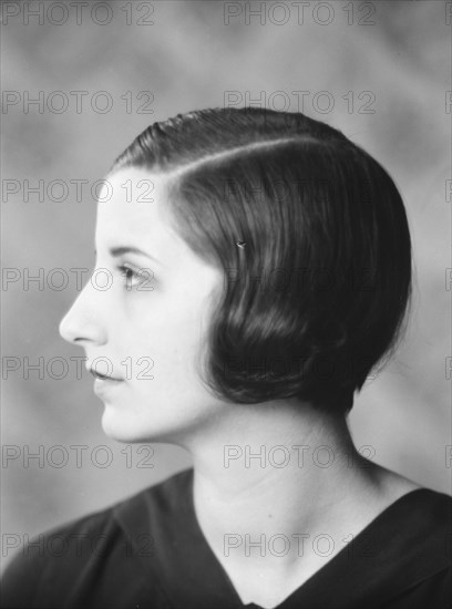 Rickard, Willa, Miss, portrait photograph, 1930 Mar. 2. Creator: Arnold Genthe.