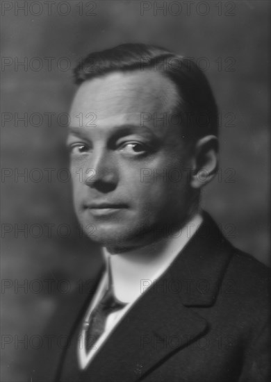 Allan, Mr., portrait photograph, 1914. Creator: Arnold Genthe.