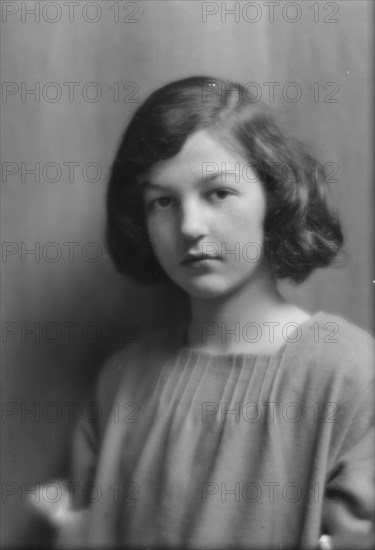 Astor, Alice Muriel, Miss, portrait photograph, 1914 Feb. 28. Creator: Arnold Genthe.