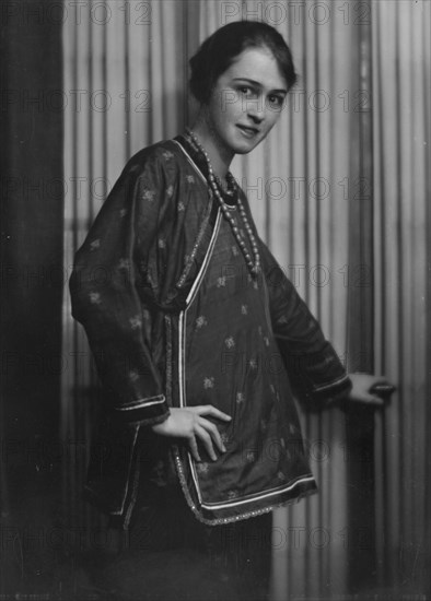 Beyer, Charlotte, Miss, portrait photograph, 1917 Apr. 10. Creator: Arnold Genthe.