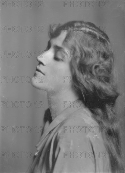 Blanc, Adele, Miss, portrait photograph, 1916 Mar. 22. Creator: Arnold Genthe.