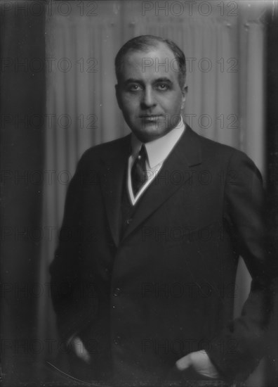 Bruce, J.M., Mr., portrait photograph, 1916. Creator: Arnold Genthe.