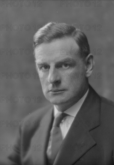 Bull, Charles, Mr., portrait photograph, 1916. Creator: Arnold Genthe.