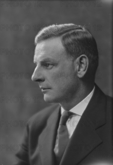 Bull, Charles, Mr., portrait photograph, 1916. Creator: Arnold Genthe.