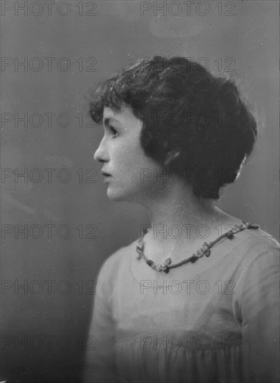 Byrne, H., Miss, portrait photograph, 1917 June 5. Creator: Arnold Genthe.