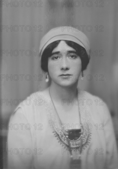 Cox, Marion, Miss (Mrs. J.W. Cox), portrait photograph, 1915 May 17. Creator: Arnold Genthe.