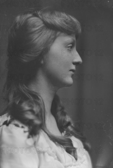 Dangerfield, Miss, portrait photograph, 1916 Mar. 28. Creator: Arnold Genthe.