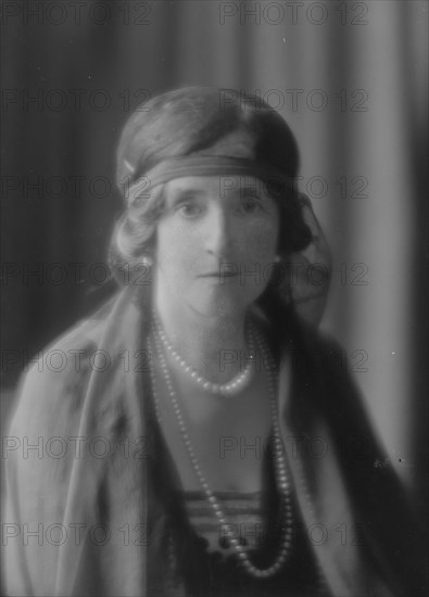 Duff-Gordon, Lady, portrait photograph, not before 1916. Creator: Arnold Genthe.