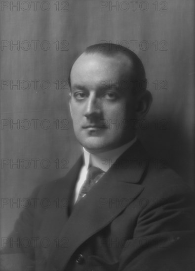 Follis, C.G., Mr., portrait photograph, 1913. Creator: Arnold Genthe.