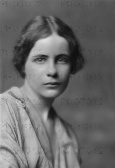 Johnson, Carol, Miss, portrait photograph, 1914 Dec. 29. Creator: Arnold Genthe.