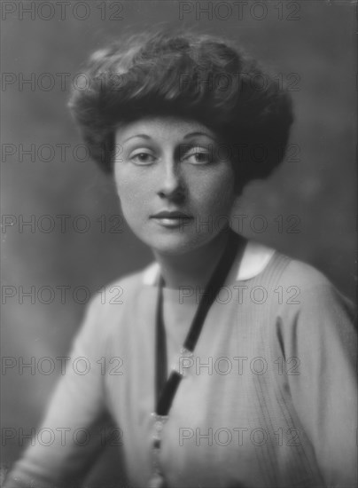 Kilmer, Willis Sharp, Miss, portrait photograph, 1917 June 18. Creator: Arnold Genthe.