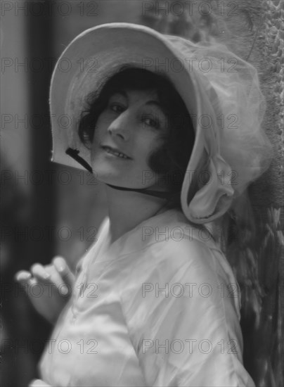Krall, C., Miss, portrait photograph, 1913. Creator: Arnold Genthe.
