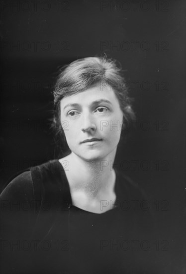 Langevin, Miss (Brown), portrait photograph, between 1912 and 1914. Creator: Arnold Genthe.