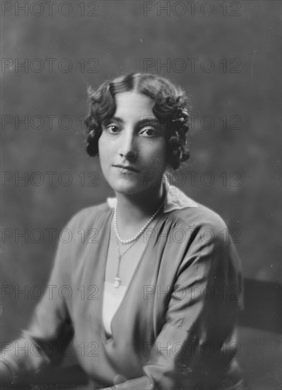 Liebert, M., Miss, portrait photograph, between 1916 and 1927. Creator: Arnold Genthe.