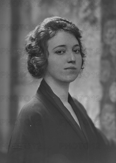 Madden, Frances, Miss, portrait photograph, not before 1916. Creator: Arnold Genthe.