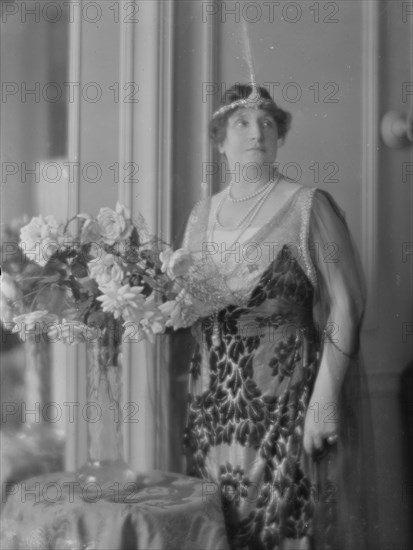 Melba, Madame, portrait photograph, 1917 Dec. Creator: Arnold Genthe.