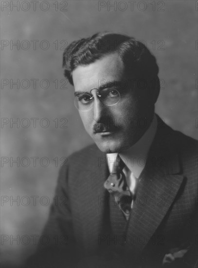 Mercadante, Mr., portrait photograph, 1916. Creator: Arnold Genthe.