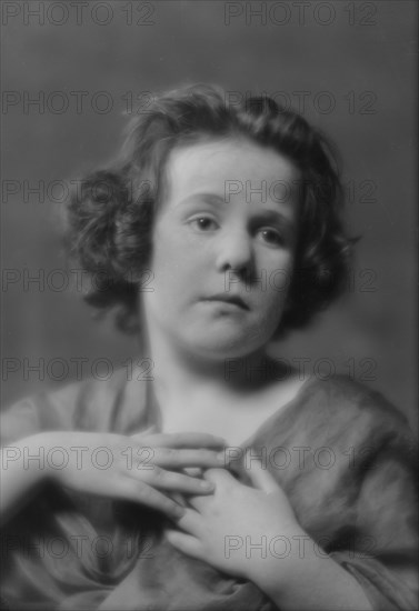 Peterson, Betty, Miss, portrait photograph, 1916 Mar. 4. Creator: Arnold Genthe.