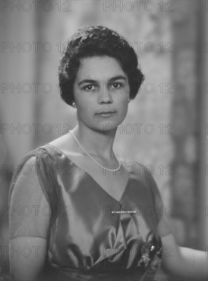 Sayles, Miss, portrait photograph, 1917 May 18. Creator: Arnold Genthe.