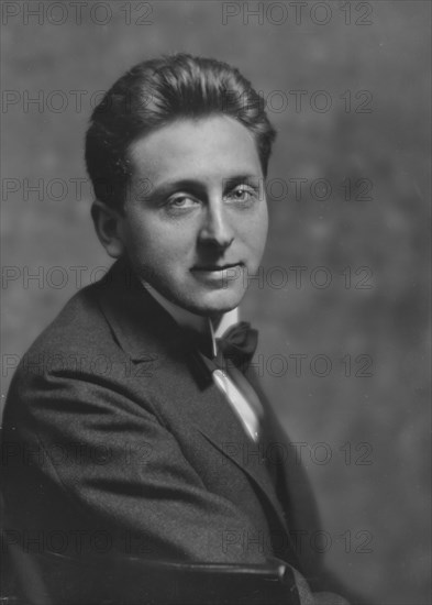 Schnabel, Mr., portrait photograph, 1916 Mar. 28. Creator: Arnold Genthe.