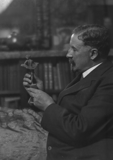 Singer, Paris E., Mr., portrait photograph, 1916 Sept. 30. Creator: Arnold Genthe.