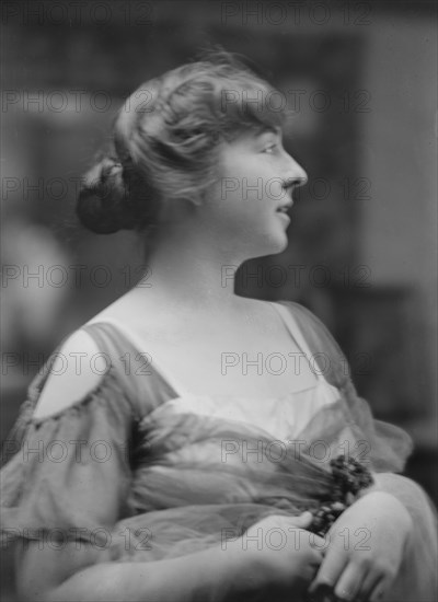 Small, Patty, Miss, portrait photograph, not before 1916. Creator: Arnold Genthe.