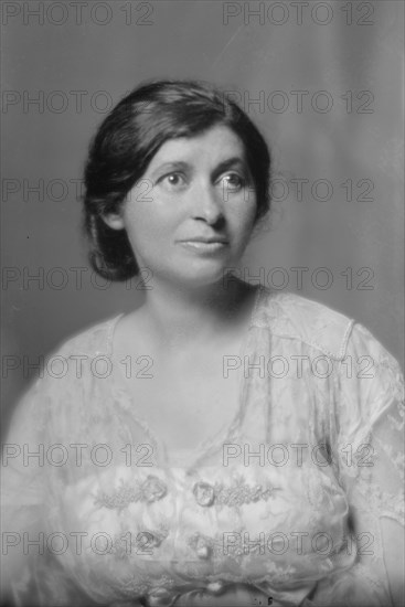 Walling, Anna Strunsky, portrait photograph, 1914 May 27. Creator: Arnold Genthe.