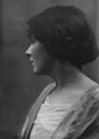 Werner, Charlotte F., portrait photograph, 1914 Jan. Creator: Arnold Genthe.