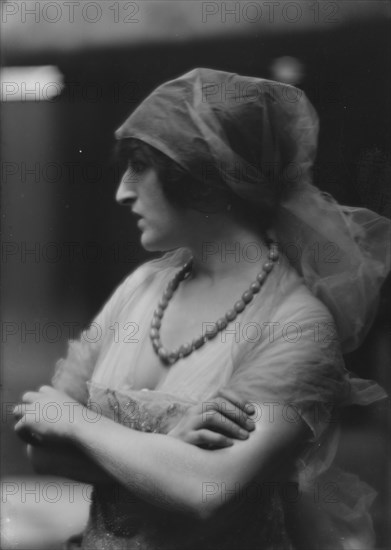 Yorska, Mme., portrait photograph, 1913. Creator: Arnold Genthe.