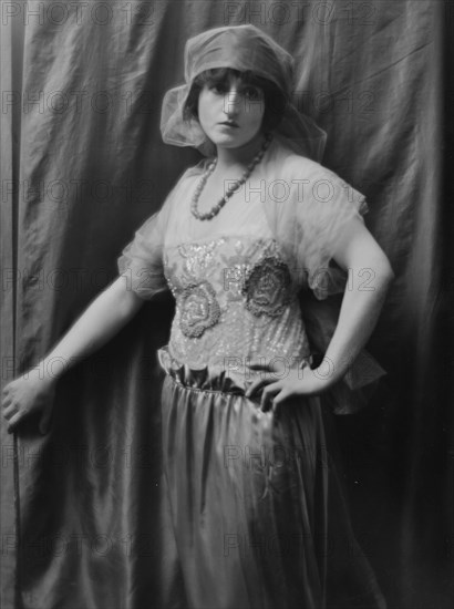 Yorska, Mme., portrait photograph, 1913. Creator: Arnold Genthe.