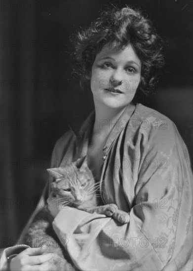 Pell, Miss, with Buzzer the cat, portrait photograph, 1916 Apr. 11. Creator: Arnold Genthe.