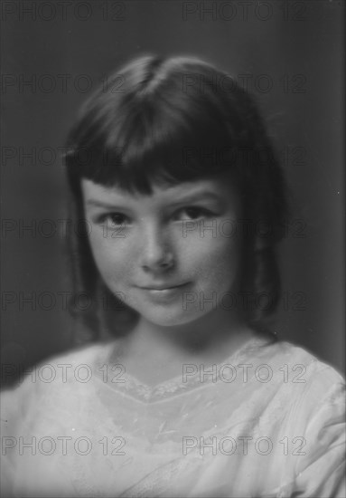 Birmingham child, portrait photograph, 1915 Apr. 17. Creator: Arnold Genthe.