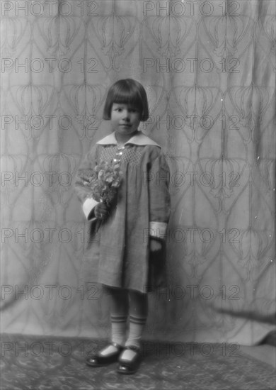 Dana, A., Mrs., child of, portrait photograph, 1915. Creator: Arnold Genthe.