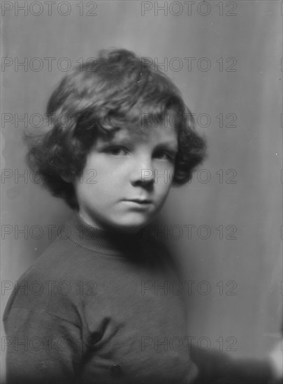 Guinness, Loel, portrait photograph, 1913. Creator: Arnold Genthe.