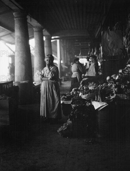 Market scene, New Orleans, between 1920 and 1926. Creator: Arnold Genthe.