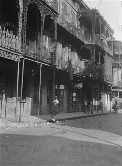 Street scene, New Orleans, between 1920 and 1926. Creator: Arnold Genthe.