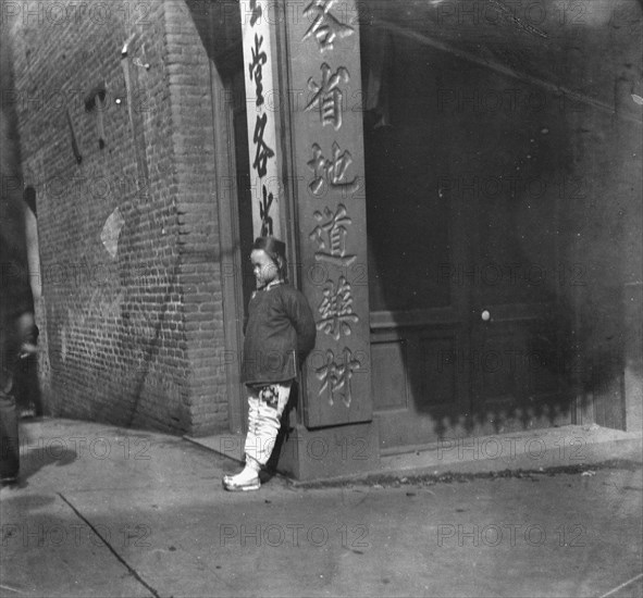 The drug store sign, Chinatown, San Francisco, between 1896 and 1906. Creator: Arnold Genthe.