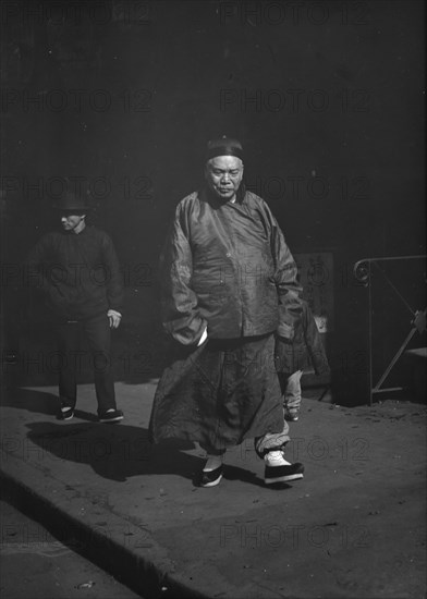 Merchant, Chinatown, San Francisco, between 1896 and 1906. Creator: Arnold Genthe.