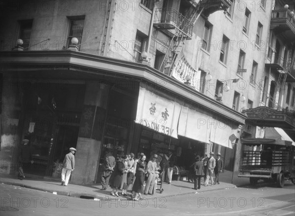 Street in Chinatown, San Francisco, between 1920 and 1930. Creator: Arnold Genthe.